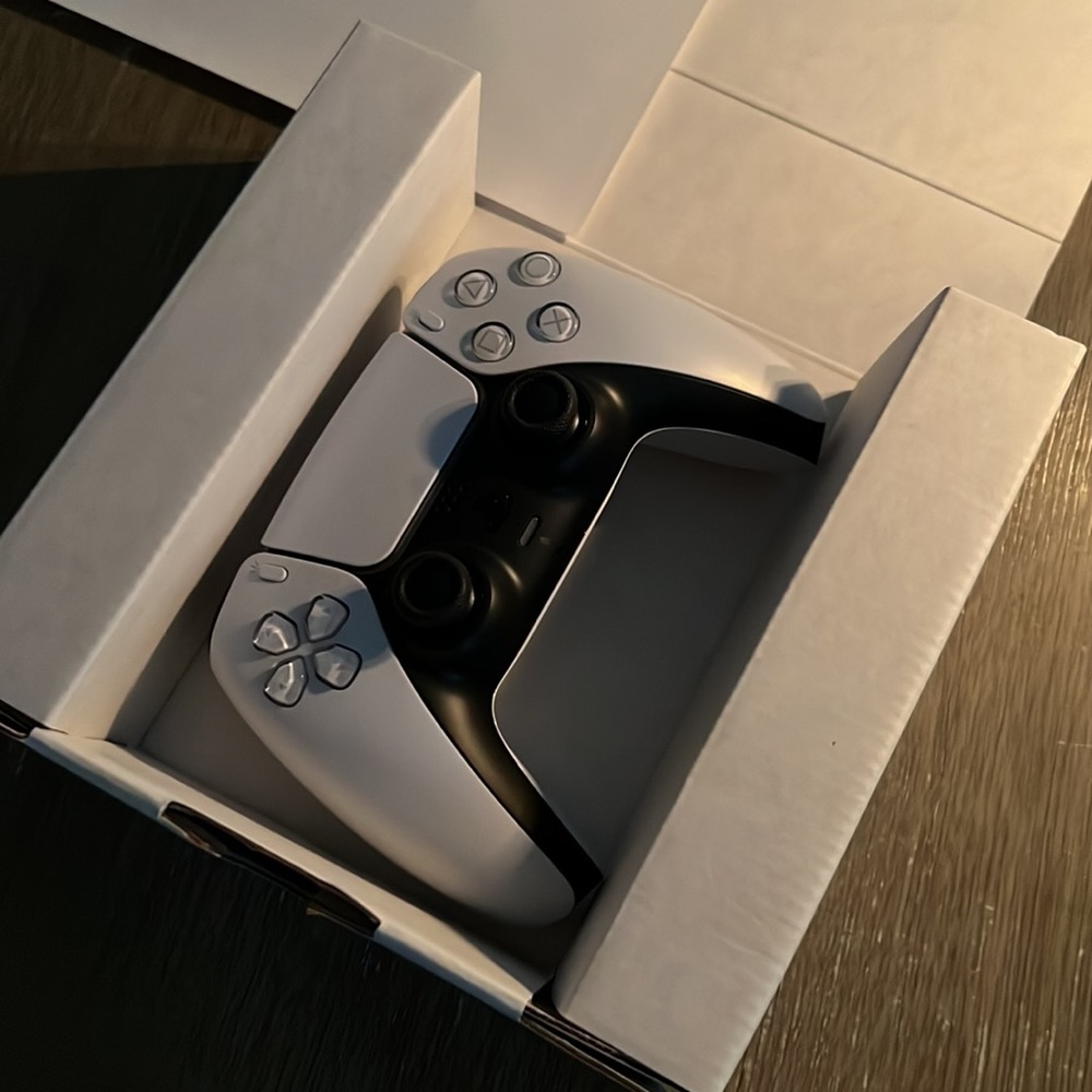 PlayStation five controller - Picture 2 of 3